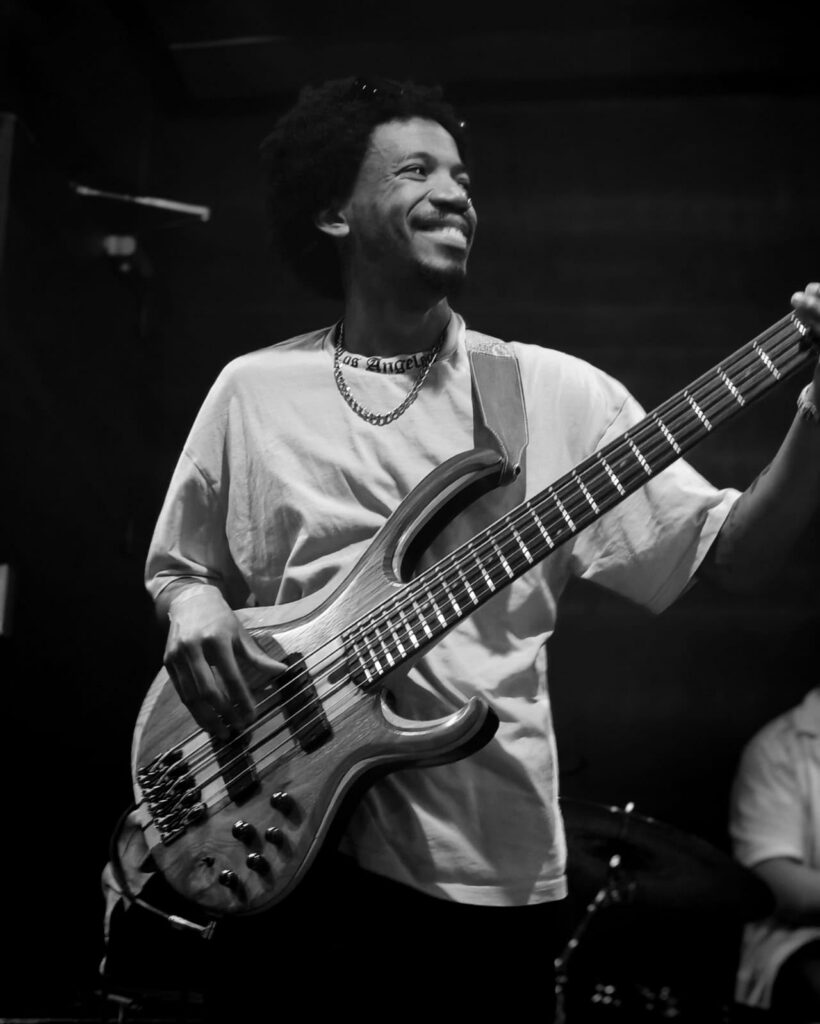 Thomas, professeur de basse