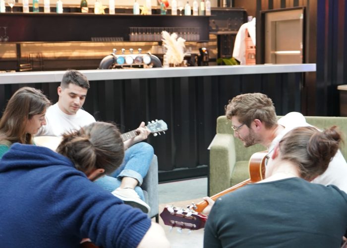 Cours de guitare collectif Dorian école de do rouen professeurs